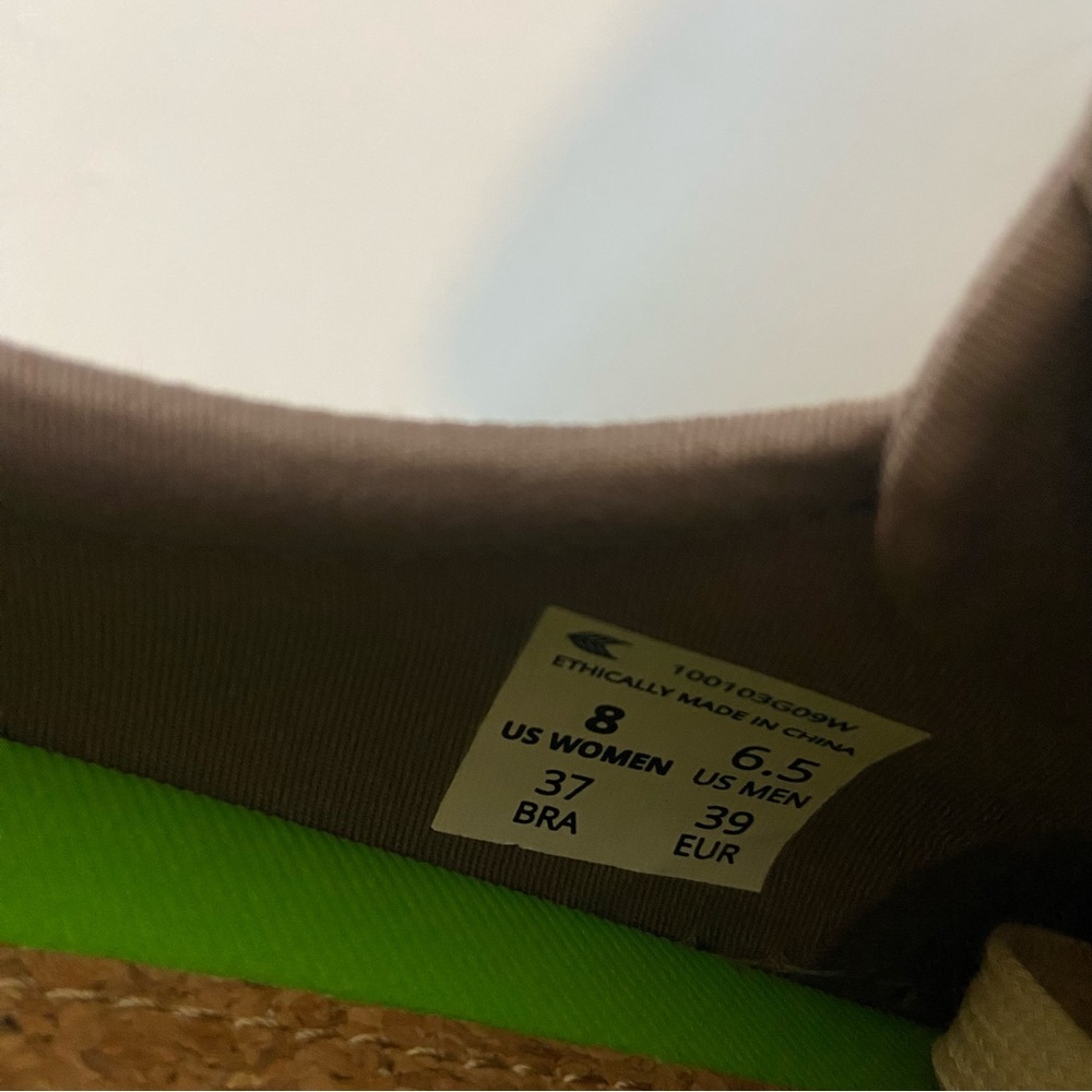 Cariuma Gray Oca Low Top Sneakers - Picture 3 of 9